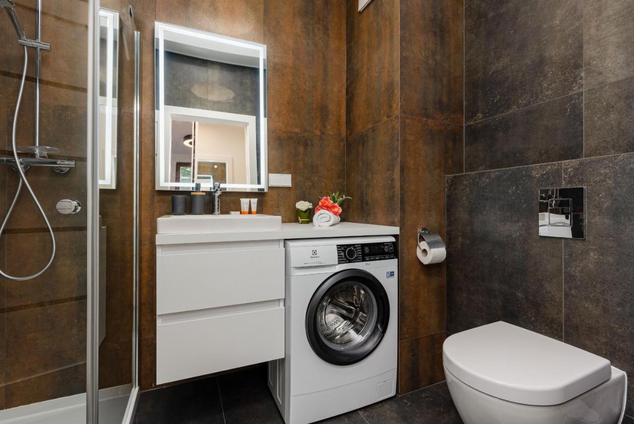 Srodmiescie Warsaw Muranow Apartments With Parking By Noclegi Renters מראה חיצוני תמונה
